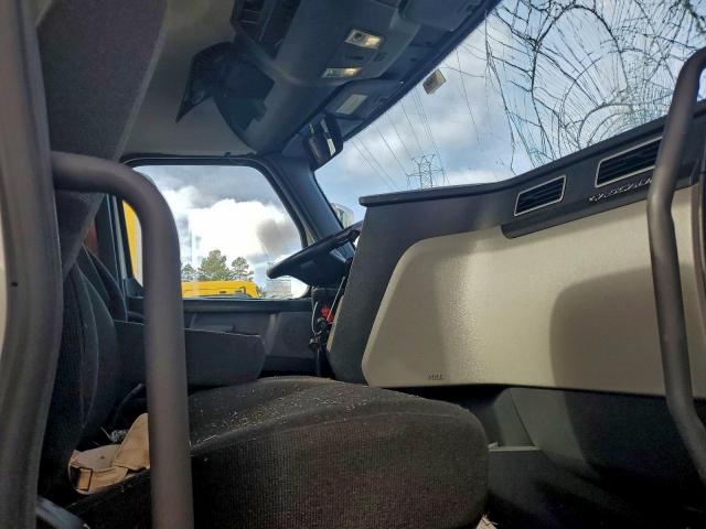 Freightliner Cascadia 1 Image 3